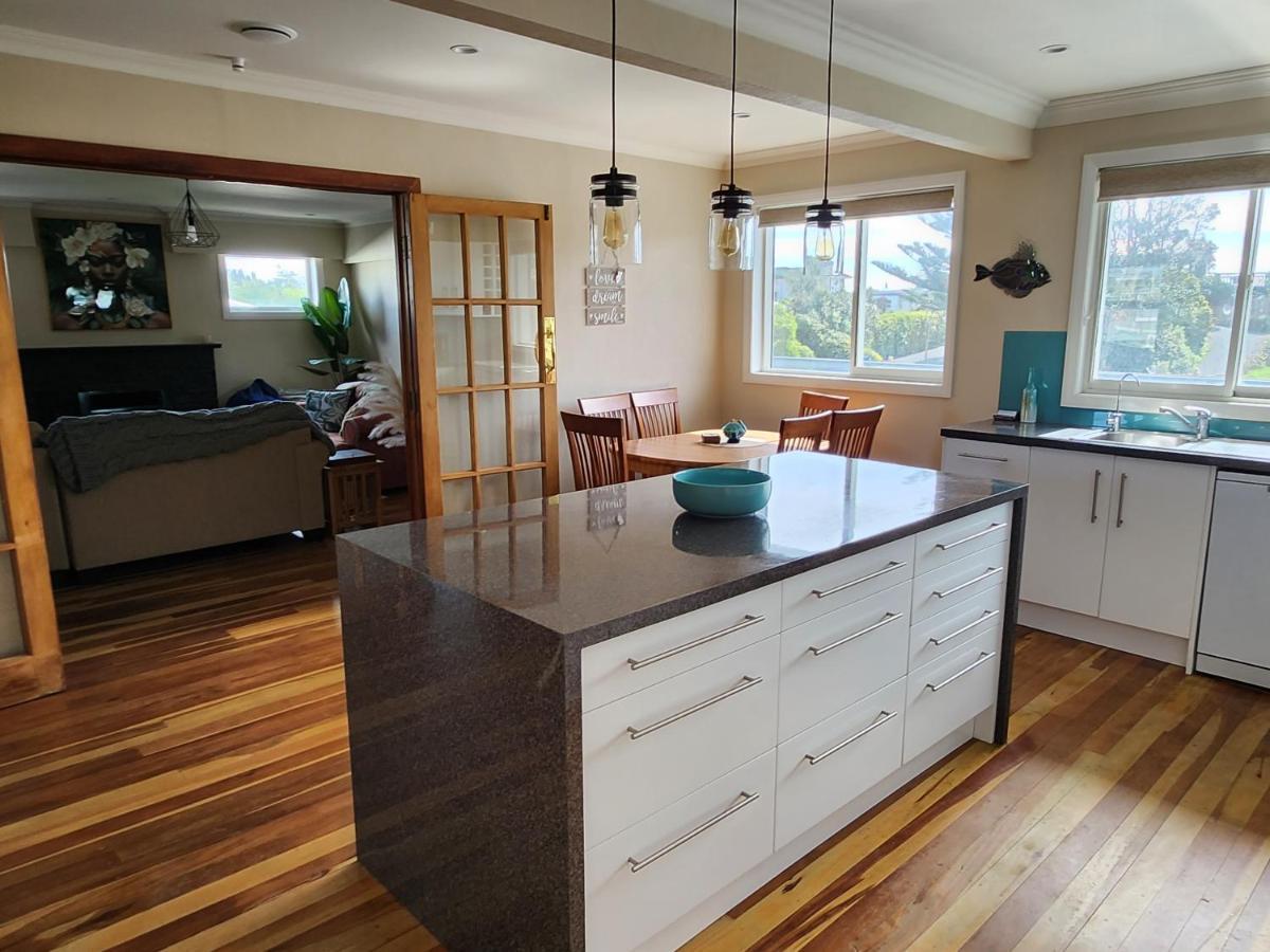 #40 At The Beach Waitarere 외부 사진